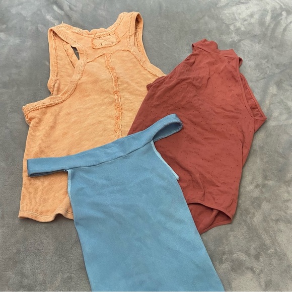 Free People 3 shirt and bodysuit bundle 4492 - Picture 7 of 8